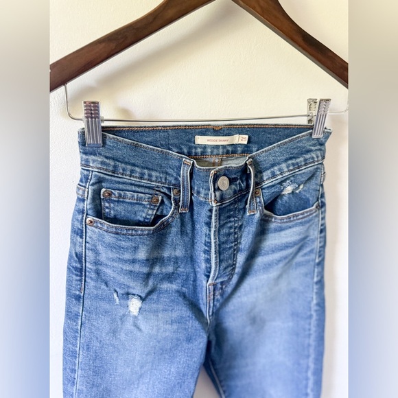 Levi’s Wedgie Skinny Jeans - Picture 2 of 4